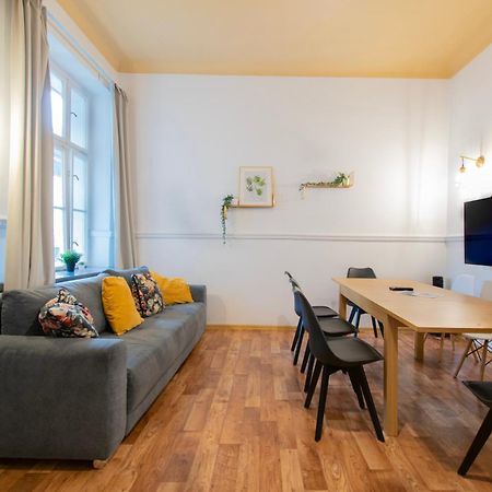 Huge Apartments Smolensk Street Красков Екстериор снимка